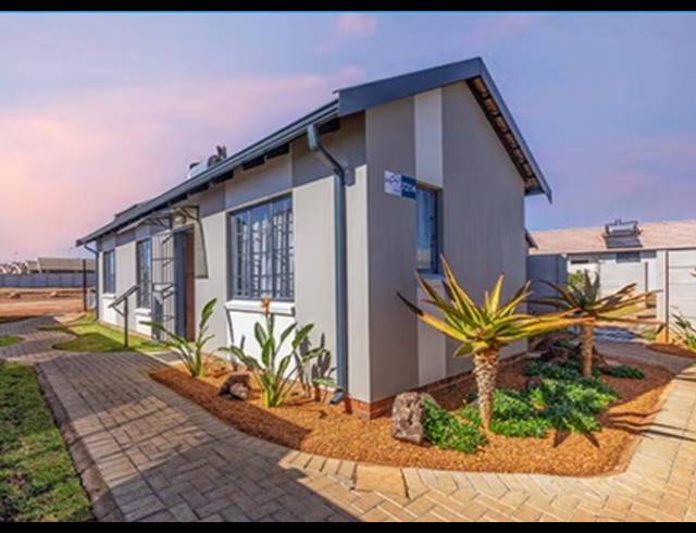 2 BEDROOM HOUSE FOR SALE IN SAVANNA CITY